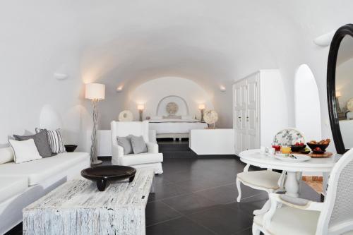 San Antonio Luxury Hotel Oia  Exterior photo